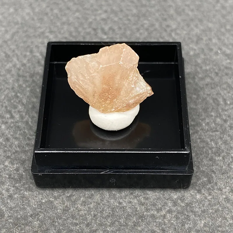 

100% Natural cerusite Mineral Specimens Stones and Crystals from China +Box size:27*27*25mm