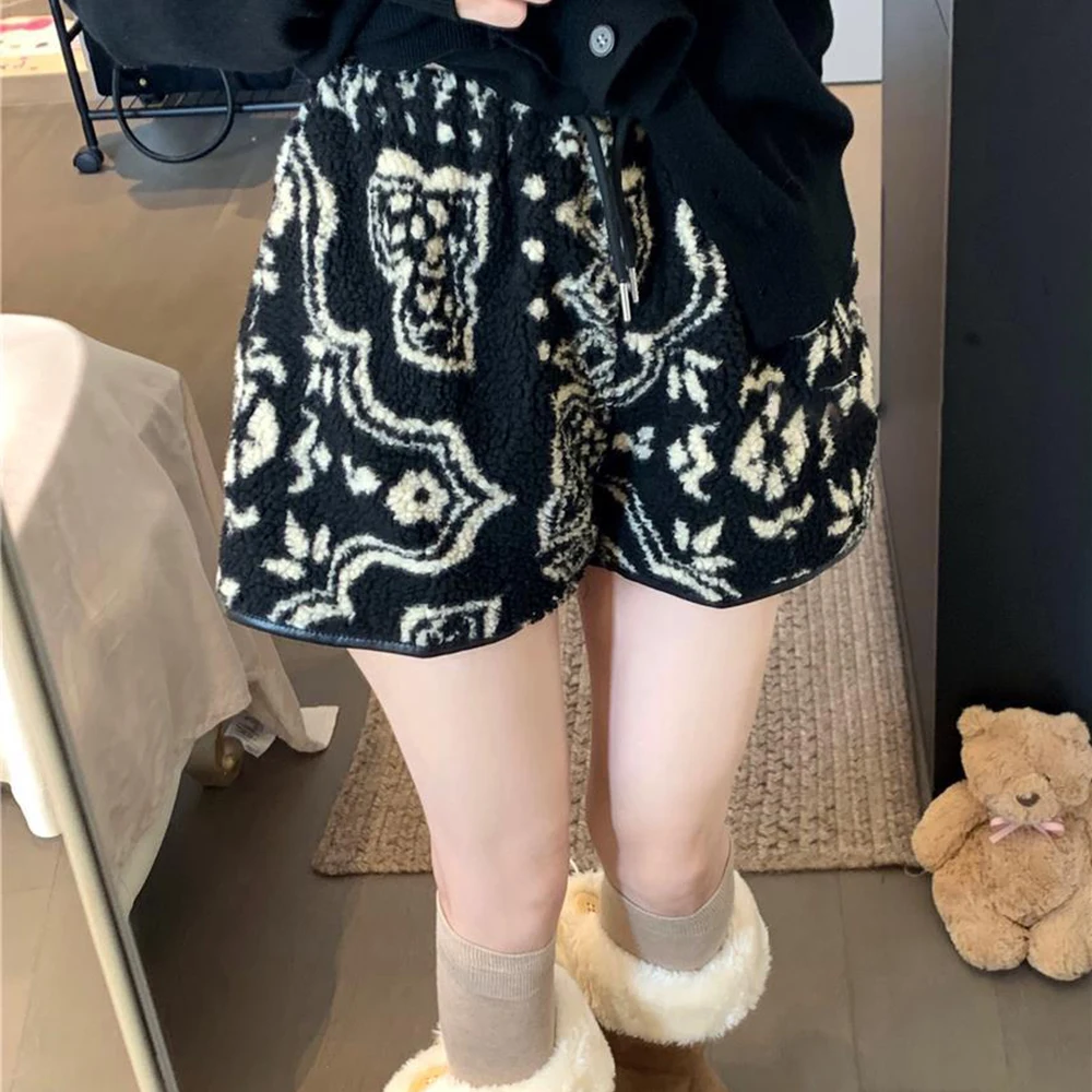 Loose caramel lamb wool drawstring casual pants women's autumn and winter high-waisted thickened wide-leg pants shorts