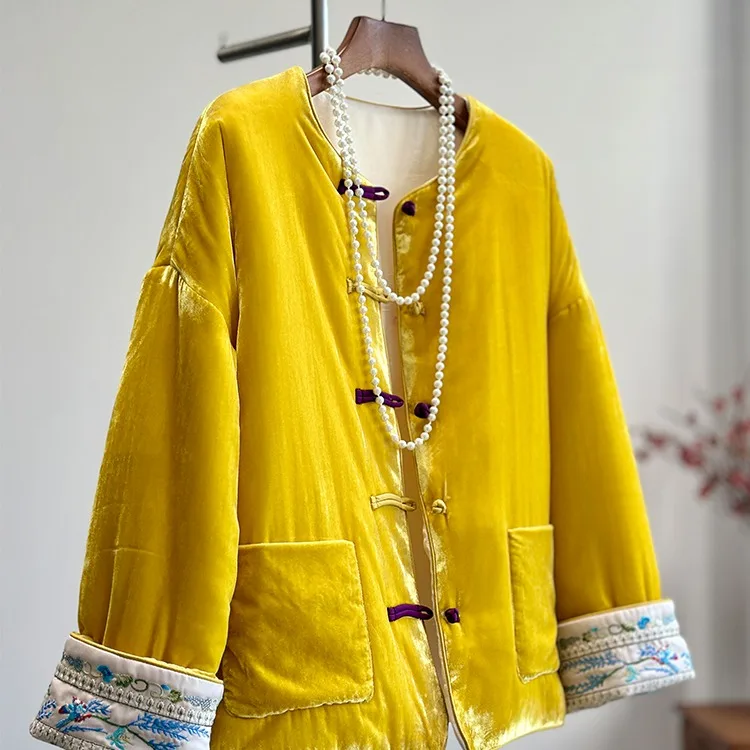 

Новая женская куртка в китайском стиле из желтого шелкового бархата, утепленная хлопковой подкладкой, в стиле молодежного костюма Тан, верхняя одежда из премиального шелка
