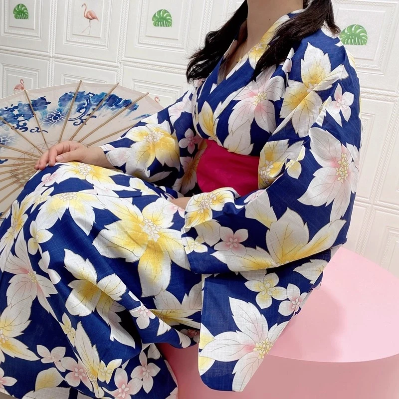 

Women's Japanese Traditional Kimono Floral Prints Cotton Yukata Vintage Style Photography Long Dress Cos Costume