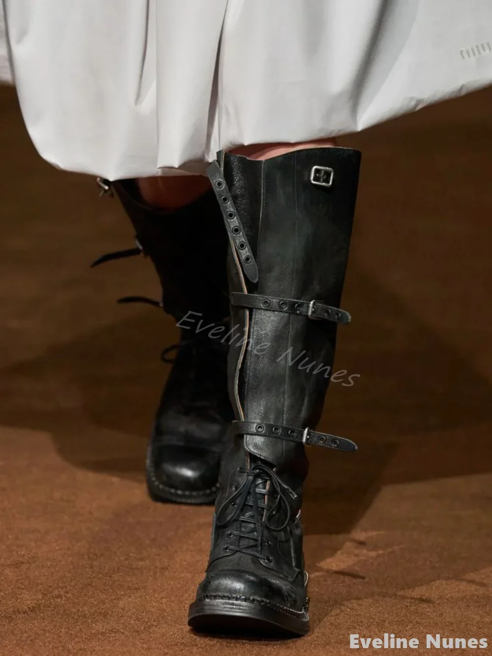 

Retro Catwalk Fashion Knight Boots Women Round Toe Chunky Heel Platform Cross Strap Knee High Boots 2026 Frosted Leather Boots