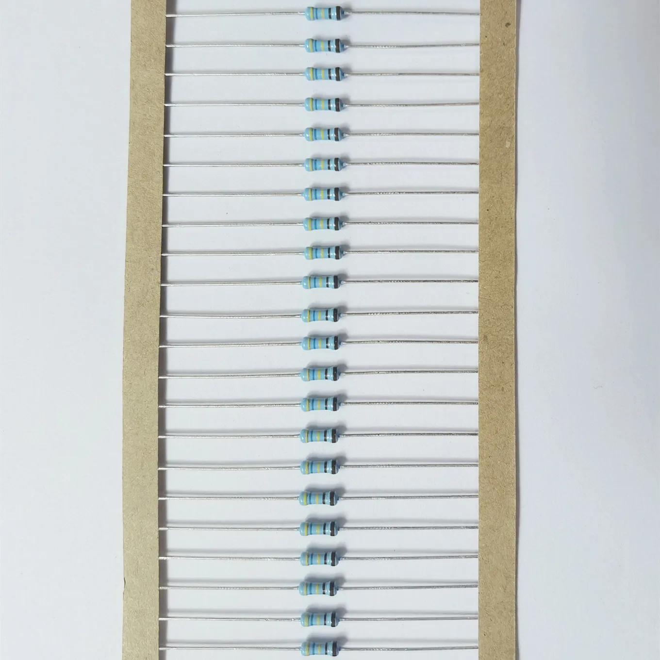 

Original New 100% 4.64K MRS25000C4641FRP00 0207 0.6W low noise metal film resistor (Inductor)