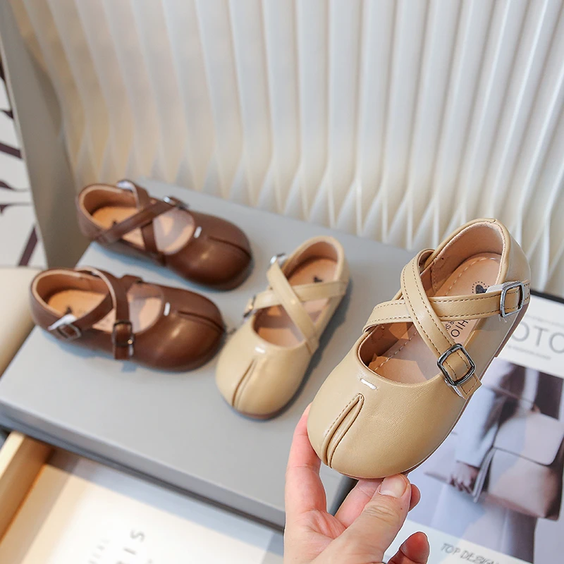 Chaussures décontractées en cuir PU croisé pour filles, chaussures à plateforme pour enfants, mocassin simple pour enfants, mode princesse japonaise, nouveau, 2023