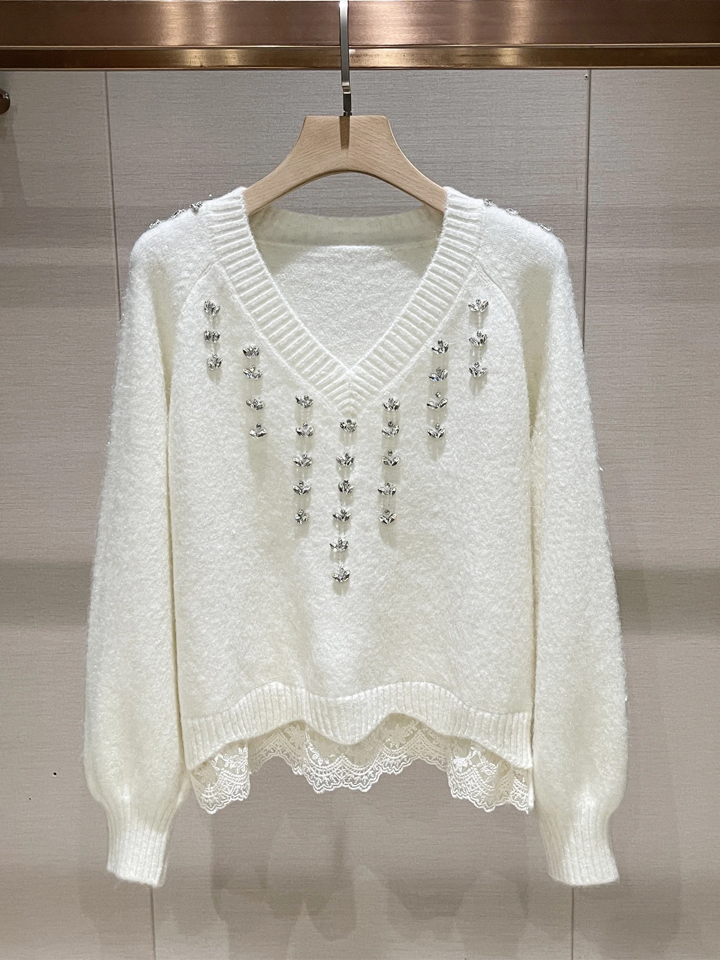 

Ladies' V-ne Lace Splicing Knitted Sweater Winter New Arrival Ele Sle Comfortable Breathable Fine Gauge Knitwear