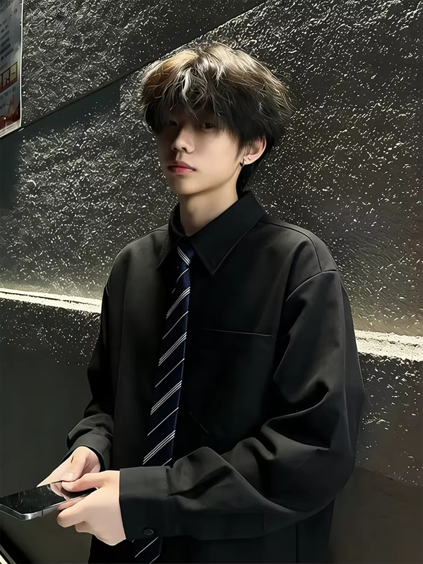 

Черная мужская рубашка с длинным рукавом, модная весенняя рубашка Cleanfit Layering с имитацией галстука, повседневная одежда, смесь полиэстера и лайкры, летняя коллекция