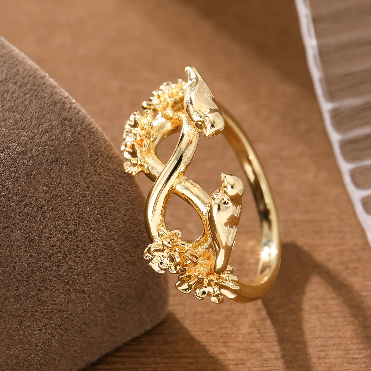 Vintage Copper Women's Ring Carved with Two Birds & Flowers Ring, Infinity Design, Fit for Banquets and Parties.