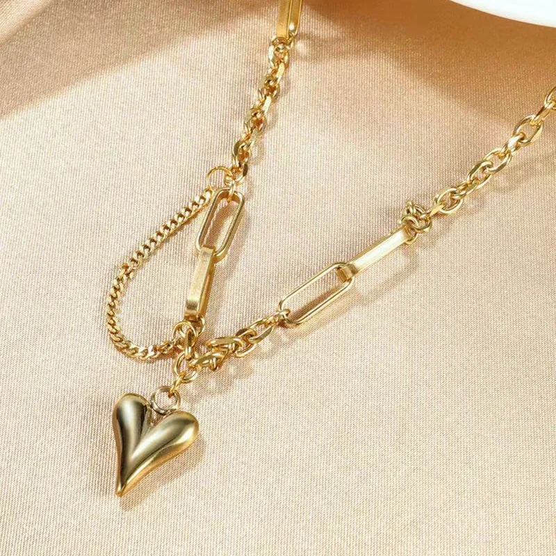 Design Sense Gold Stainless Steel Chain Heart Pendant Short Necklace Goth Girls Unusual Clavicle Chain Fashion Jewelry For Woman