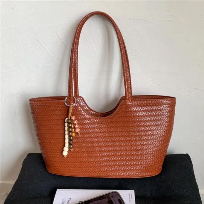 

2025 New Designer Luxury Tote Bag for Women Large Capacity Casual Beach Shoulder Bag Travel Crossbody Bag for Women Tote Design