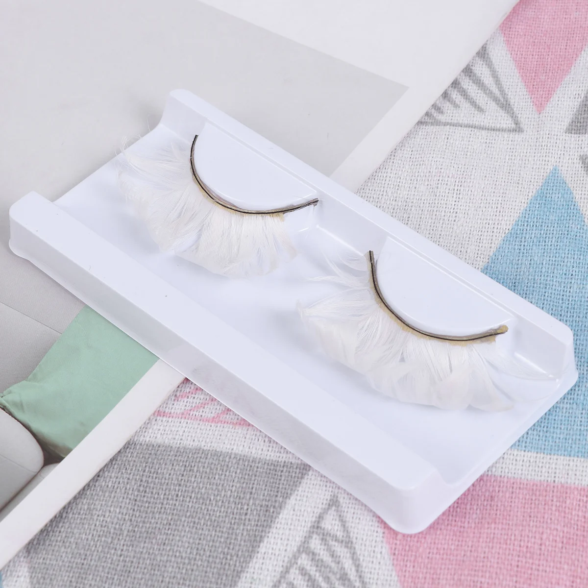 

Solid Color Fake Eyelashes Lightweight For Party Gathering Performance Makeup Extension False Lashes