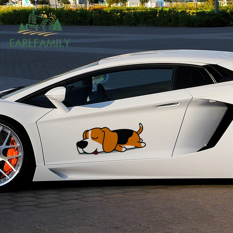 

EARLFAMILY 43 см x 17,2 см, наклейка на автомобиль с изображением милого спящего ленивого щенка бигля, креативная наклейка на кузов автомобиля, водонепроницаемая, солнцезащитная, декоративная.