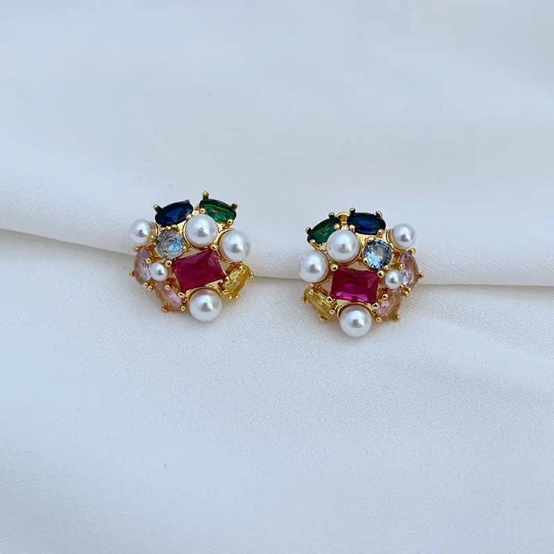 

KS European and American Exquisite Temperament Wind Gentle and Elegant Wind Pearl Inlaid Colored Zircon Design Stud Earrings