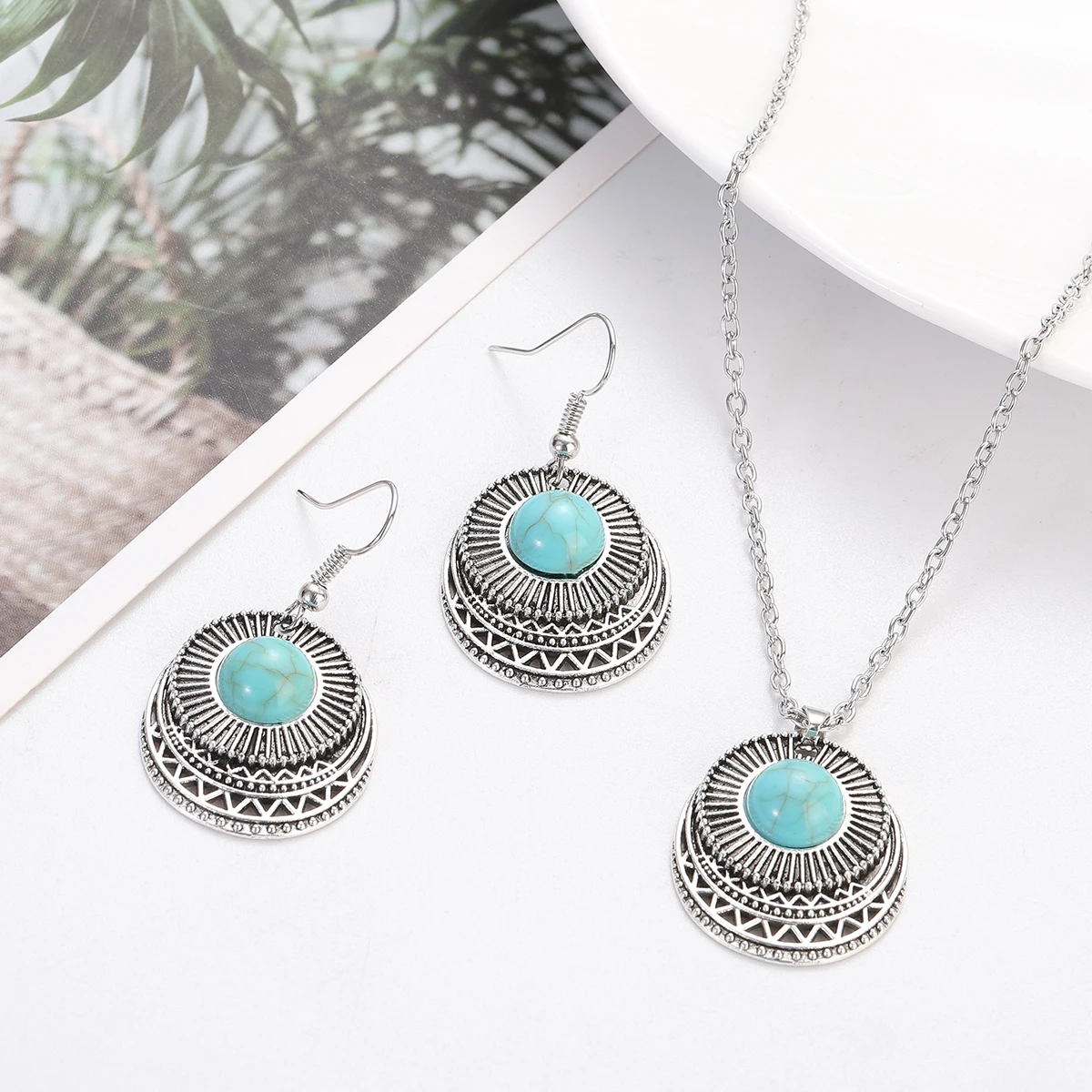 2023 Bohemia Ethnic Jewelry Set For Women Vintage Tibetan Silver Plated Geometry Green Turquoises Necklace Earrings Sets Jhumka