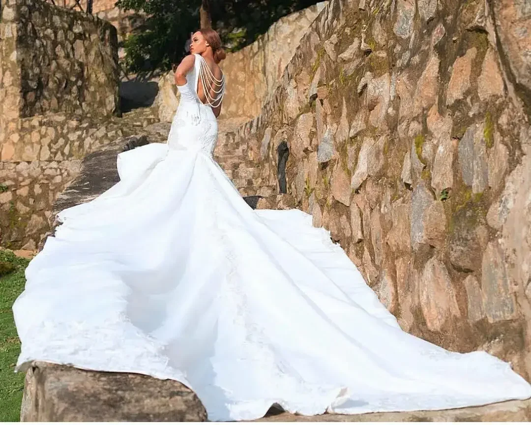

Customized Plus Size V Neck Lace Appliques Beads Vestidos De Novia Sweep Train Custom Made Country Wedding Dress Backless