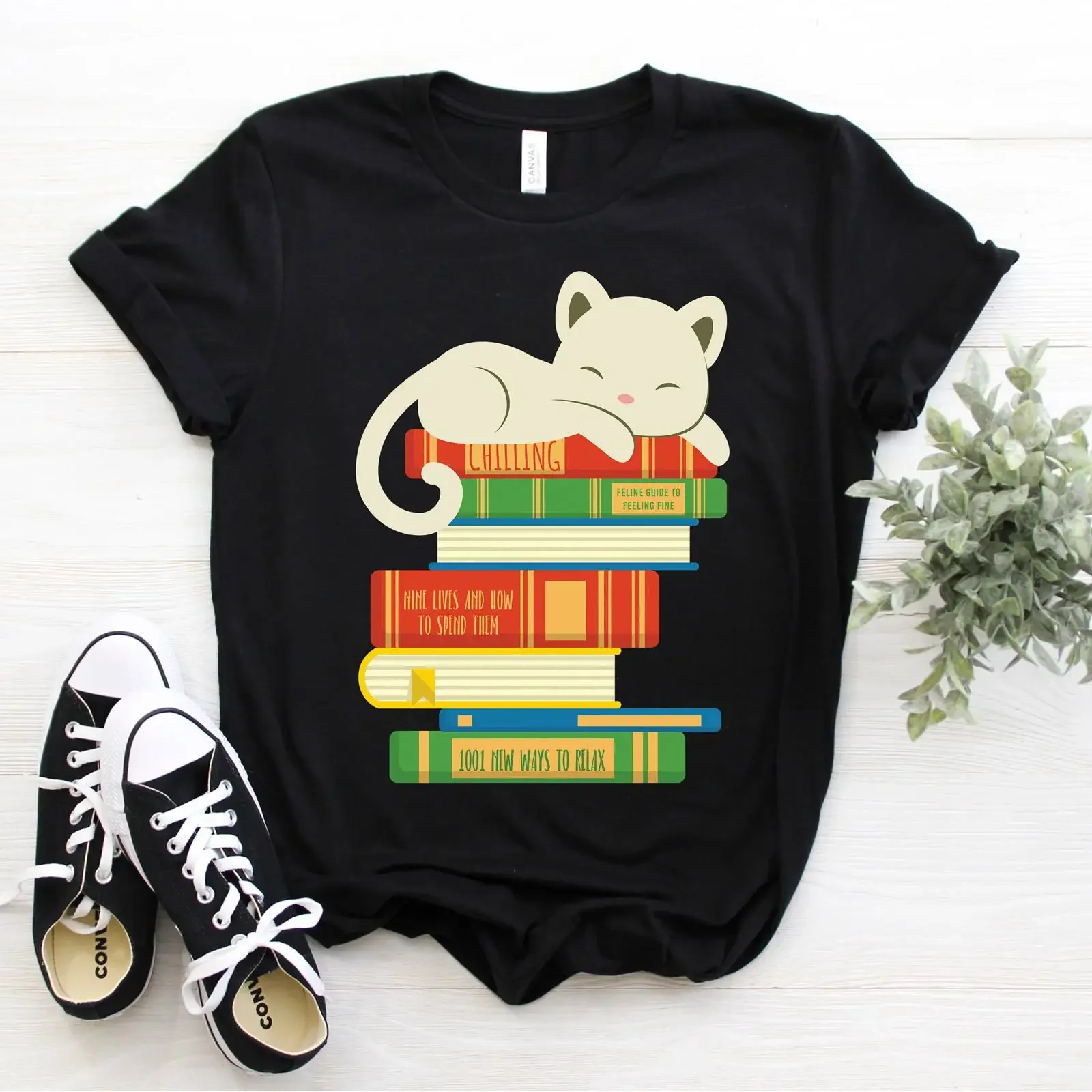 Cute Cat Sleeping on Book Stack Reading T Shirt Funny Lover for Librarian Teacher Casual Reader GifT vintage Washed Breathable