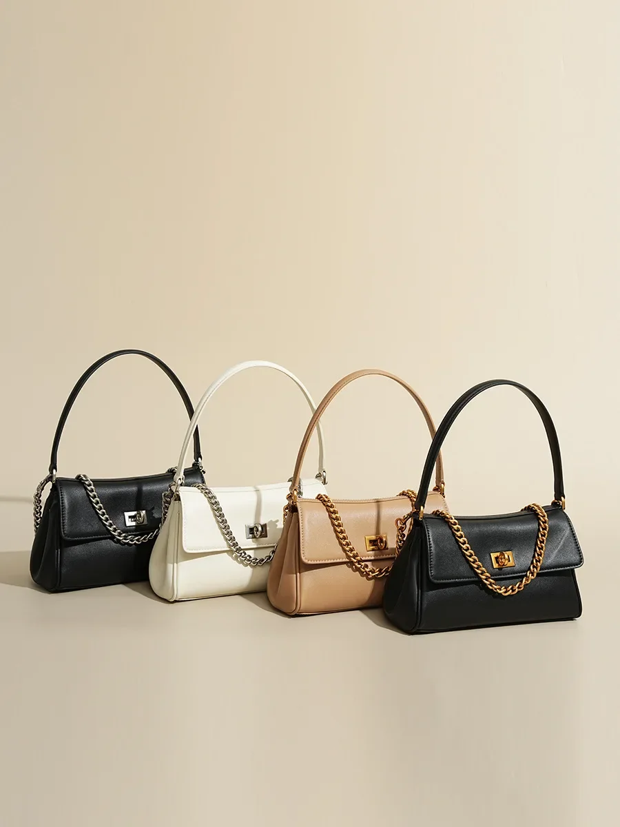 

Women's Cowhide Crossbody Bag with Chain Small Design High-End Handbag for Office Workers Single Shoulder Fashion Accessory