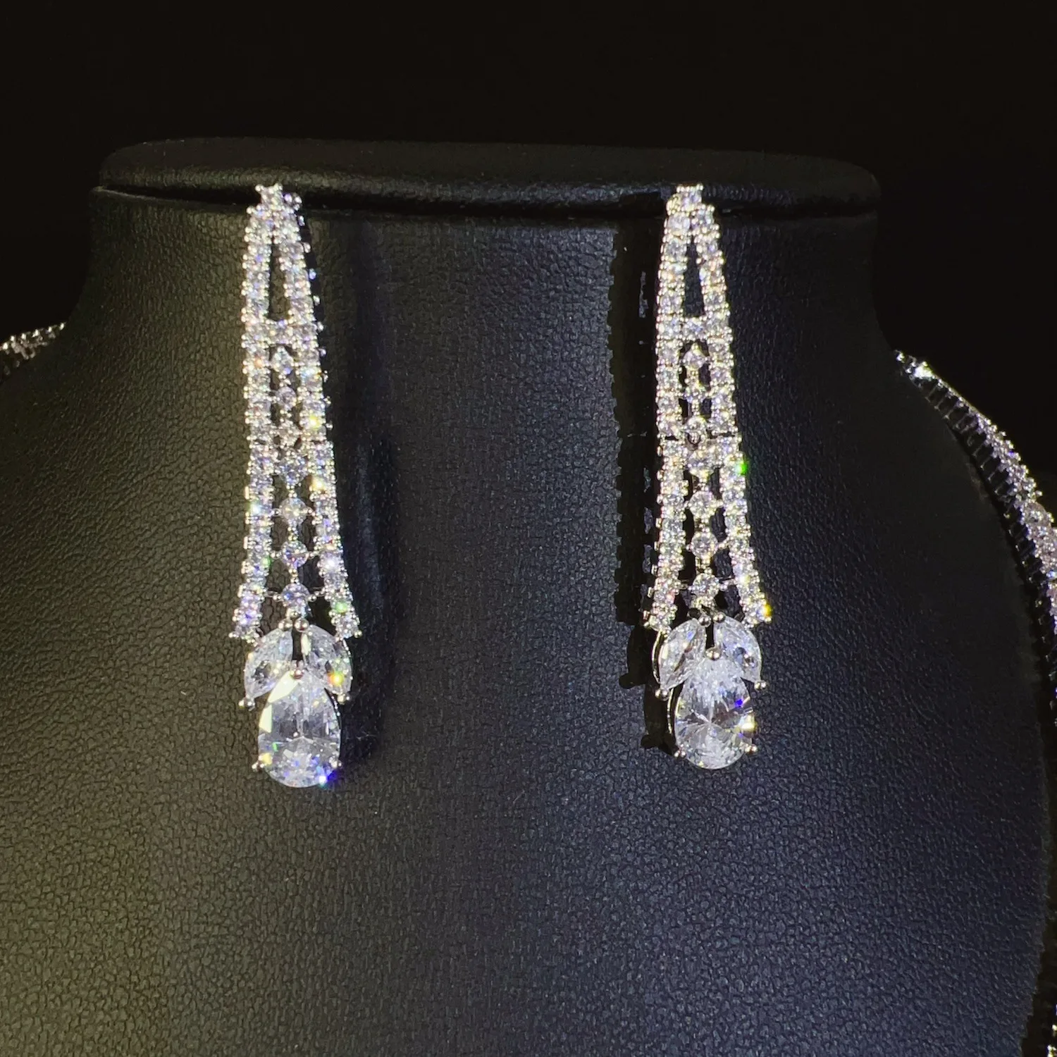 Luxury Elegant New Design stereo White Necklace Earrings Dubai Set Women's Bridal Everyday Jewelry Wedding Holiday Gift M-1029