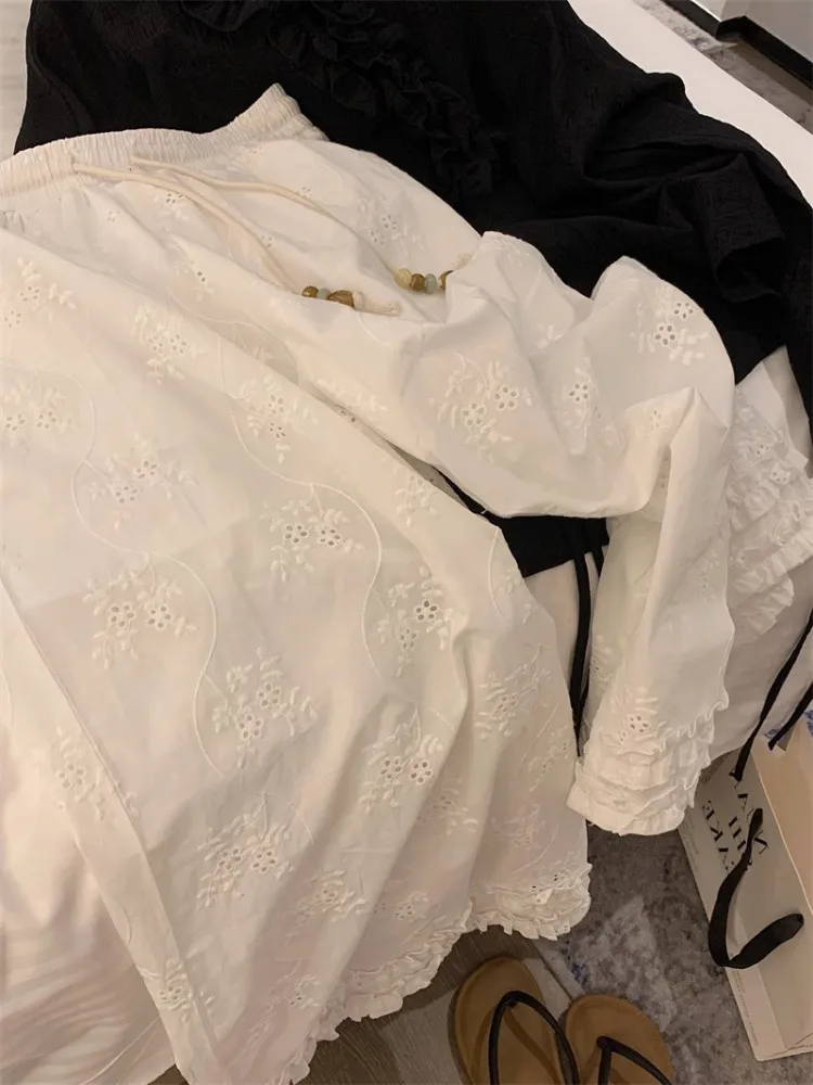 Białe koronkowe spodnie z szerokimi nogawkami, elastyczną talią, luźne, codzienne, o prostym kroju, letnie, nowe, wyszczuplające, damskie, modne.