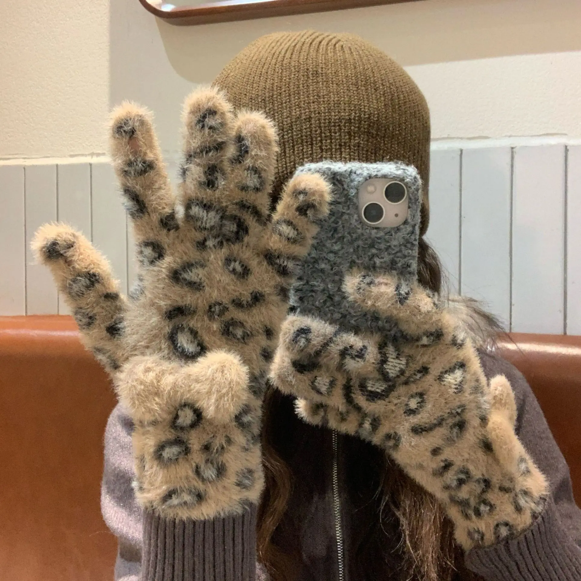 Autumn Winter Warm Gloves Women's Cute Fashion Bow Leopard Pattern Finger Gloves Cold-proof Warm Knitted Gloves