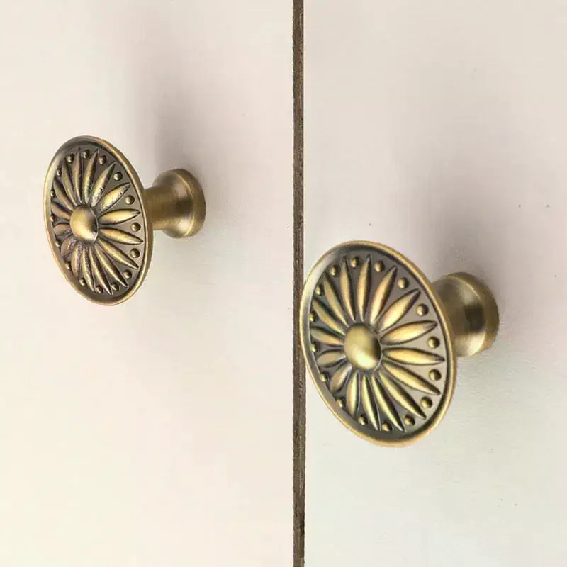 Premium Brass Furniture Handles, Elegant French Vintage Style, Sturdy Knobs, Decorative Pull Hardware for Cabinets and Drawers