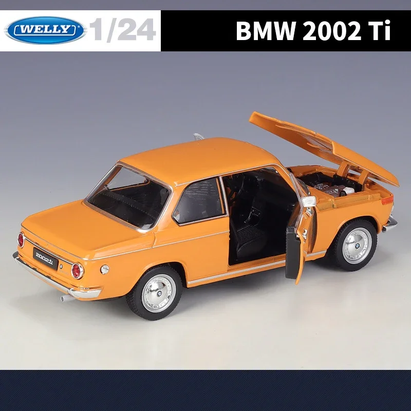 WELLY 1:24 BMW 2002 Ti Simulation  Alloy Classic Sports Car Model Diecast Metal Toy Vehicles Car Model Collection Boys Toys