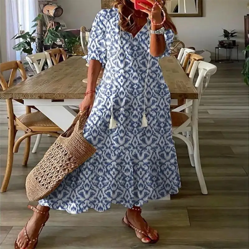 

Plus Size Women's Blue Half Sleeve V-neck Graphic Printed Maxi Dress