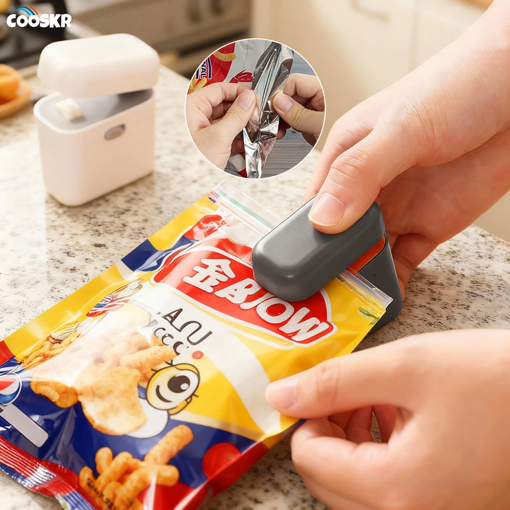 

Mini Heat Bag Sealer Food Package Clip Bag Sealing Machine USB Rechargeable Magnetic Handheld Food Packaging Plastic Bag Sealer