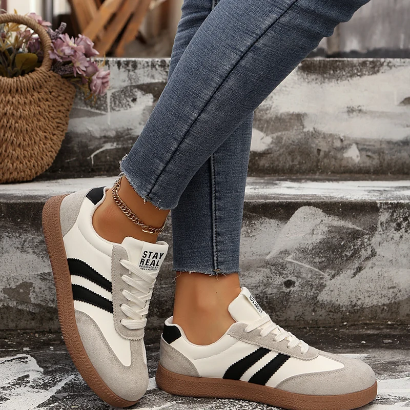 

Повседневные модные женские спортивные кроссовки в полоску 2026 Весна-Лето, ретро-кеды для активного отдыха, легкие дышащие женские туфли