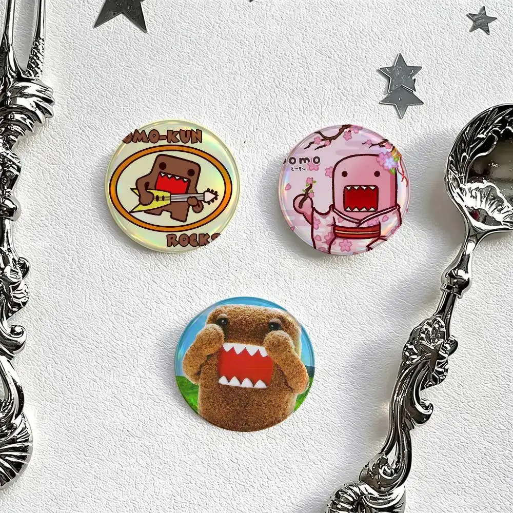 Funny PINK DOMO KUN Coin  Badge Creative Round Plastic Brooch Clothes Decorative Pins Jewelry Gifts for Friends