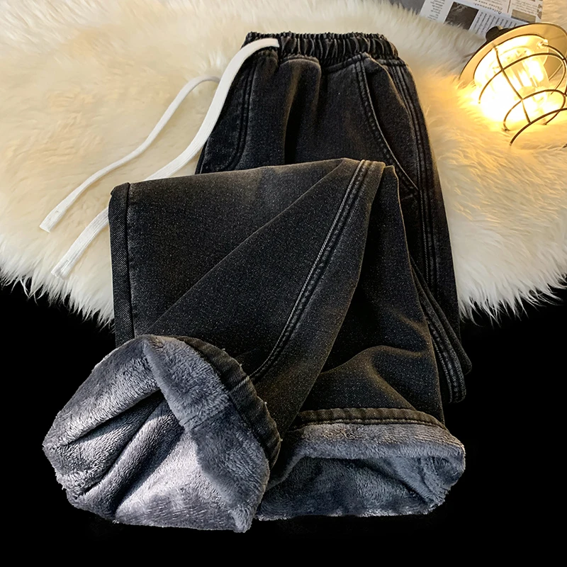 Jeans spessi invernali da uomo coreani Pantaloni larghi in pile dritti larghi da strada alla moda Pantaloni caldi in velluto con cinturino in vita elastico