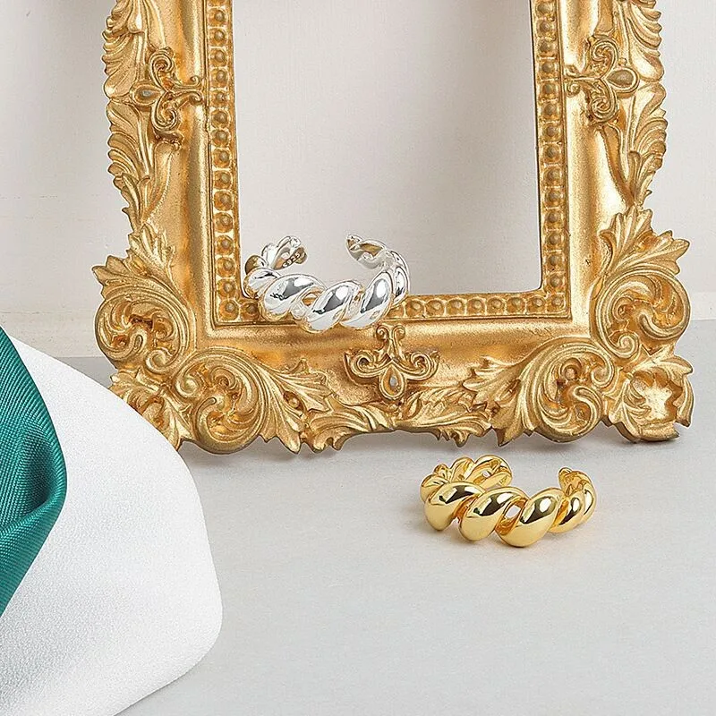 Vintage Golden Photo Frame Home Decor Wall Art Display Stand for Jewelry Nail Art Photography Prop Shooting Background Retro