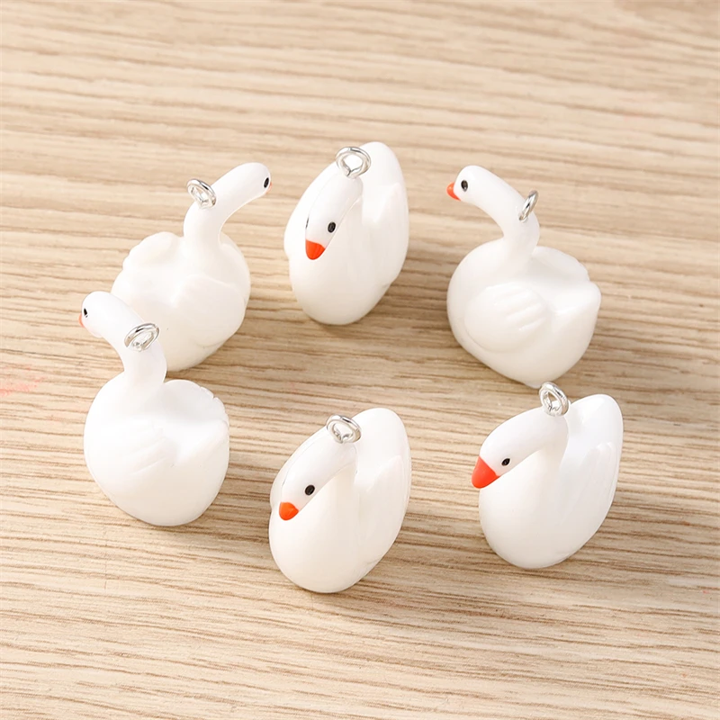 10 Stück 20 x 26 mm Cartoon-Harz Tier Gans Schwan Charms Anhänger für Schmuckherstellung Ohrringe Halsketten Armbänder DIY Zubehör – Detail 4