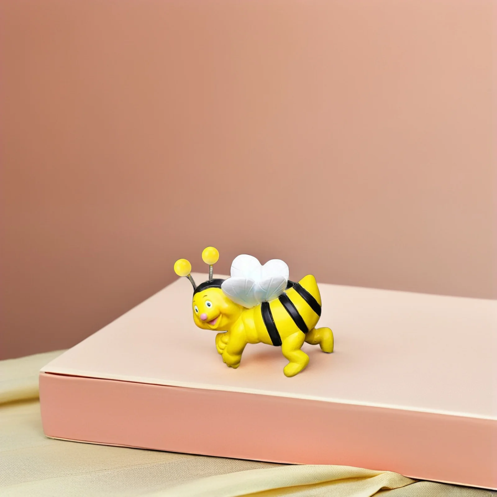 

Hanging Bee Statue Figurines Resin Cute Climbing Bees Wall Hanging Plant Pot Hanger Decorative Garden Statues For Home Indoor