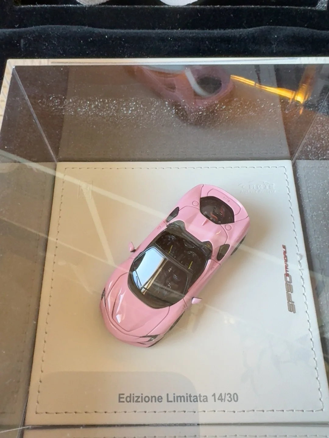 ART 1:64 SF90 Pink leather case custom version resin simulation car model children's gift ornaments