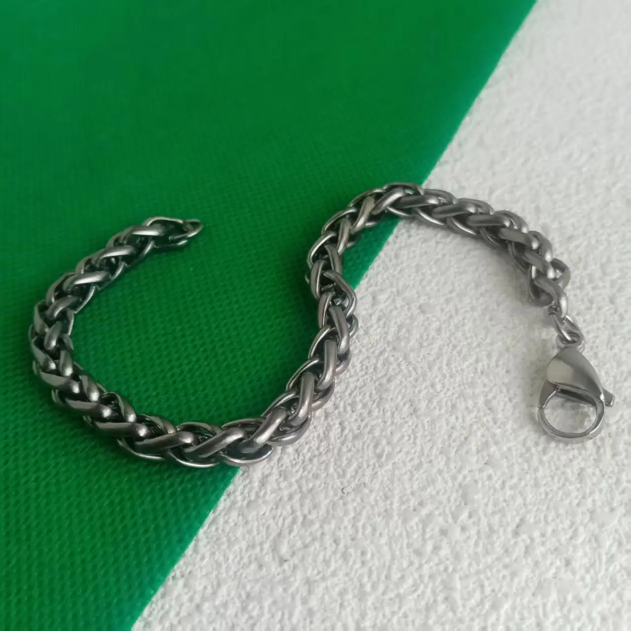 

7.0mm pure titanium retro dragon bone chain bracelet, versatile and trendy for men and women