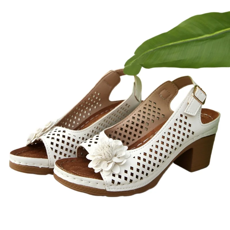 

2026 New Flower Design Casual High-heeled Sandals Women's Summer Fashion Elegant Thick Heel Buckle Strap Comfortable Cool Pumps