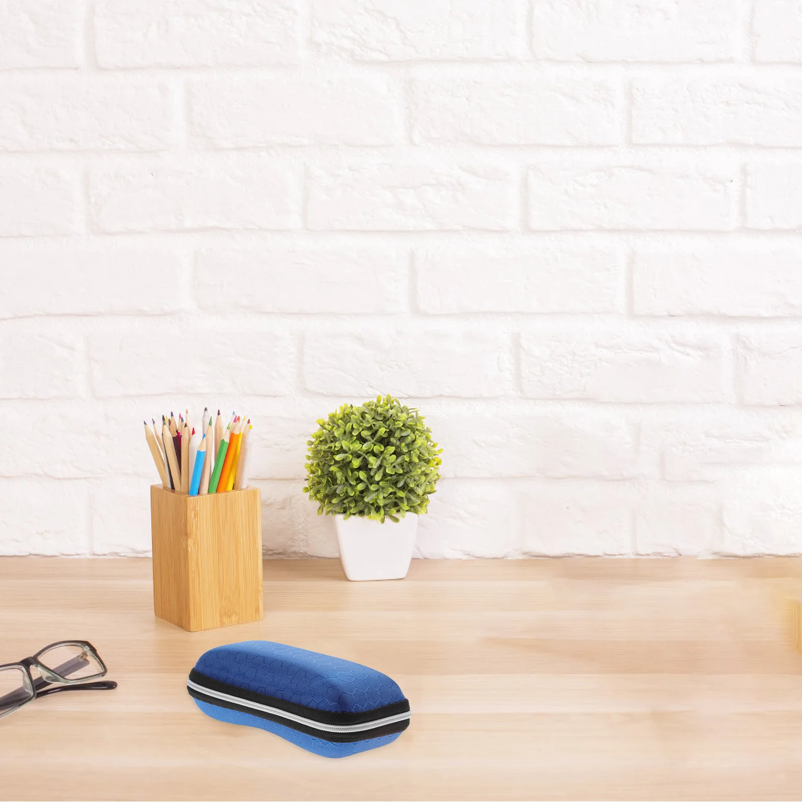 

1Pcs Glasses Case with Zipper Eva Protective Eyewear Case Compact Simple Design Fits Most Frames Linen Lined Gift for Men Women