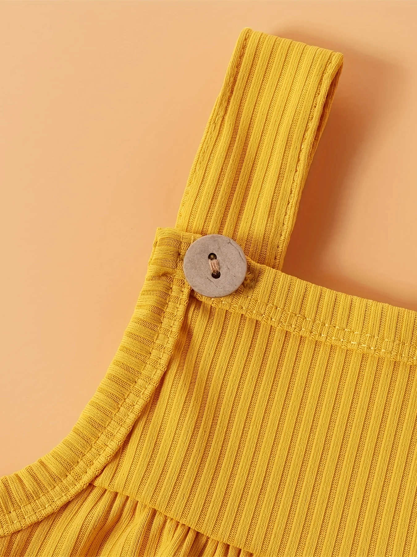 بدلة رومبير صيفية بحزام مثلث بلون نقي للفتيات الصغيرات من قطعة واحدة مع جيوب ملابس للرضع