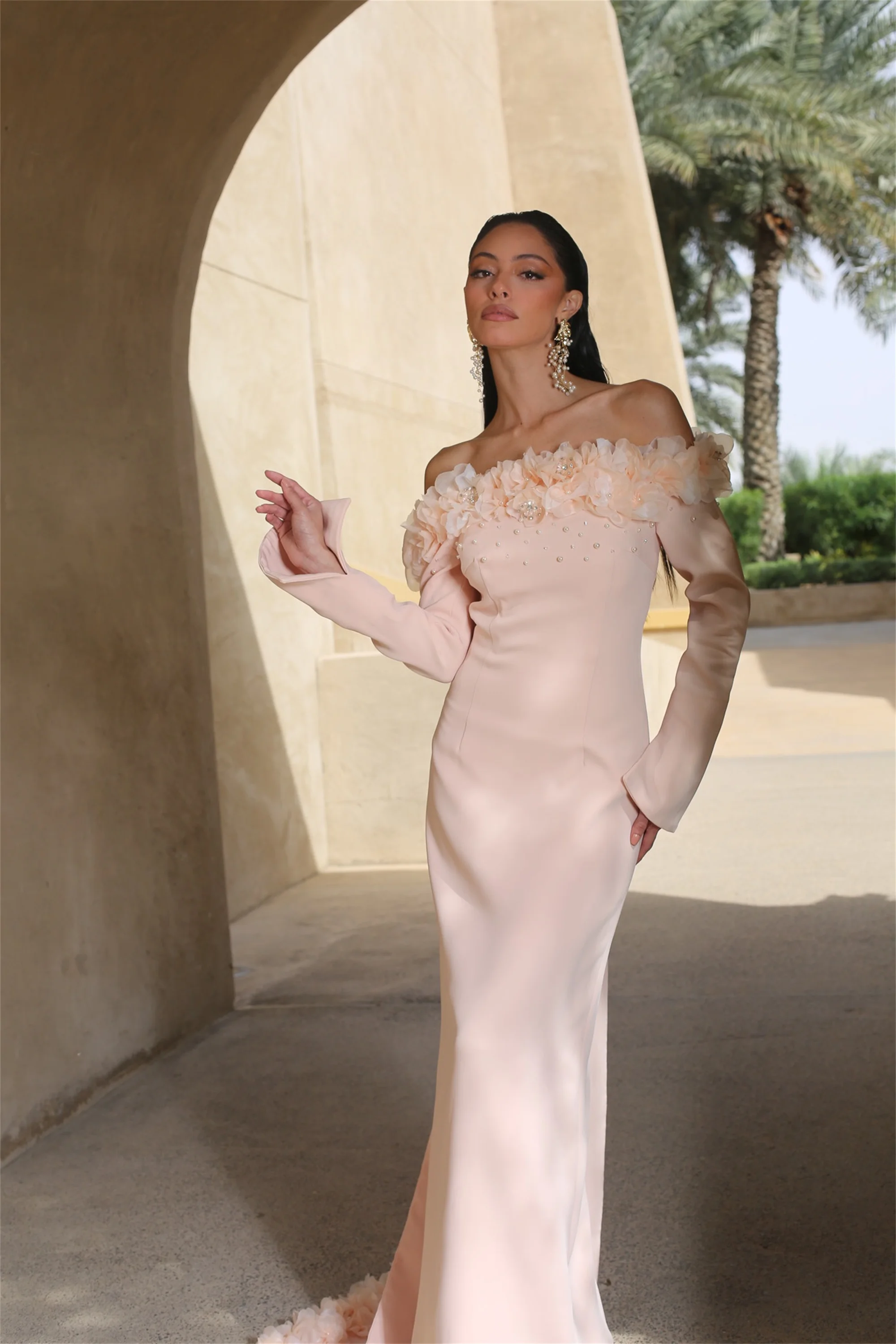 Abiti da sera con fiori in jersey Scollo a barca Maniche lunghe Abiti da festa personalizzati con mantello Abiti da ballo a sirena Dubai EVON BRIDAL