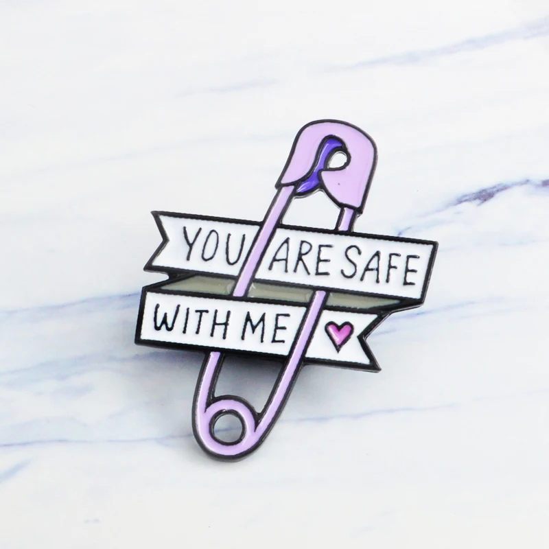 Purple paper clip enamel pin little heart Brooch Gift icon Badge Denim Jeans Lapel pin Clothes cap bag Creative gift girl kids