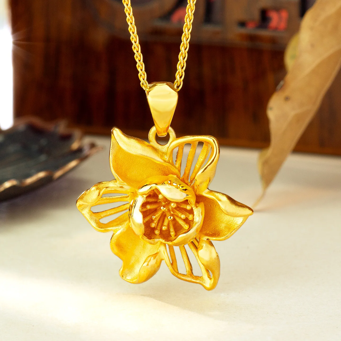 

Luxury 24K 9999 Pure Gold real gold Women's Hollow Three-dimensional Flower Pendant Exquisite Clavicle Chain
