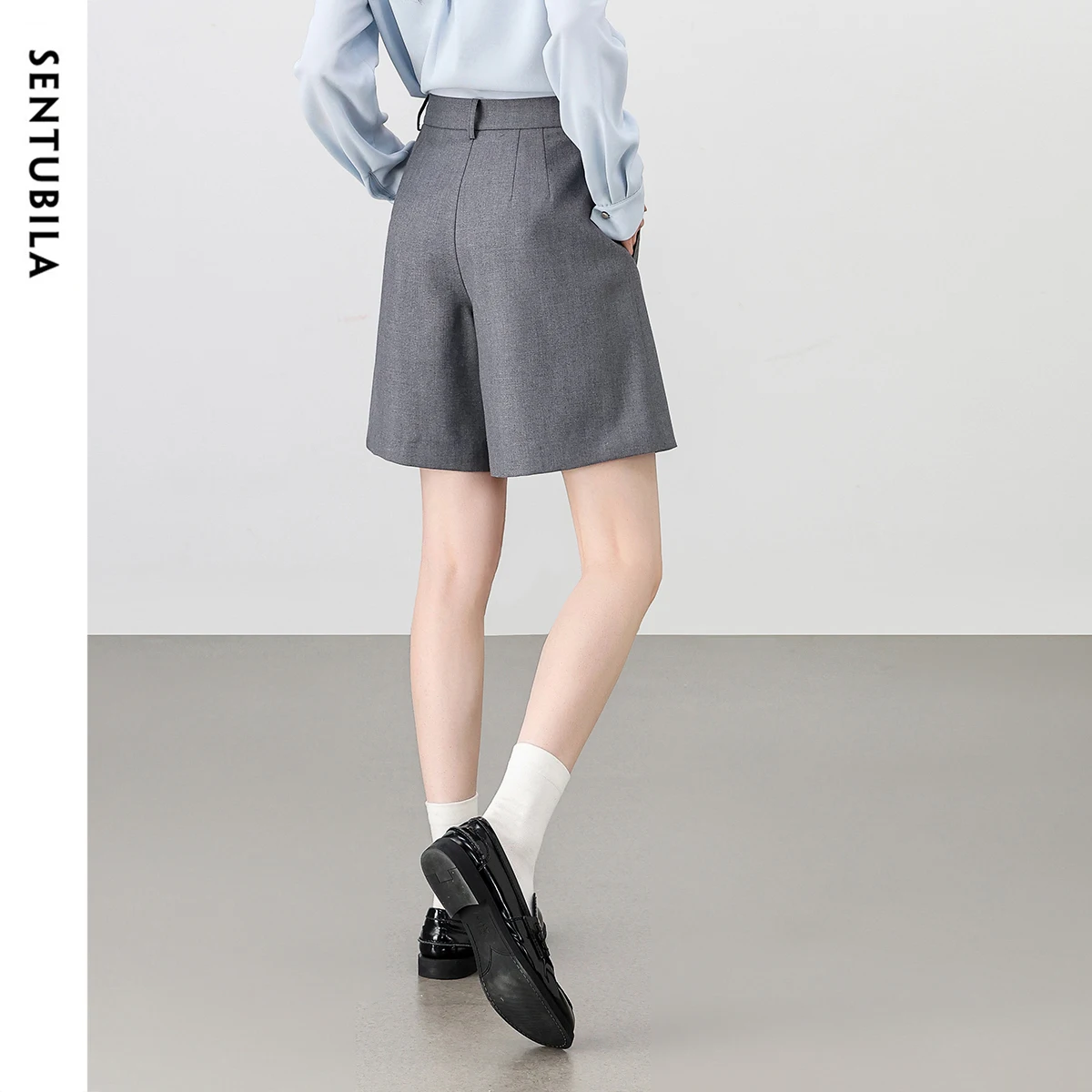 SENTUBILA A-line Shorts Women 2025 Spring Summer Loose Casual High-waist Pockets Solid Fashion Shorts Female Clothes 152K59054