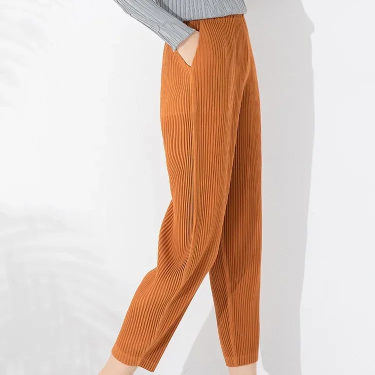 Imagem -03 - Miyake-calça Casual Plissada Feminina Elástica Solta Tamanho Grande Reta Material Grosso Perna Pequena Nova Outono e Inverno 2023