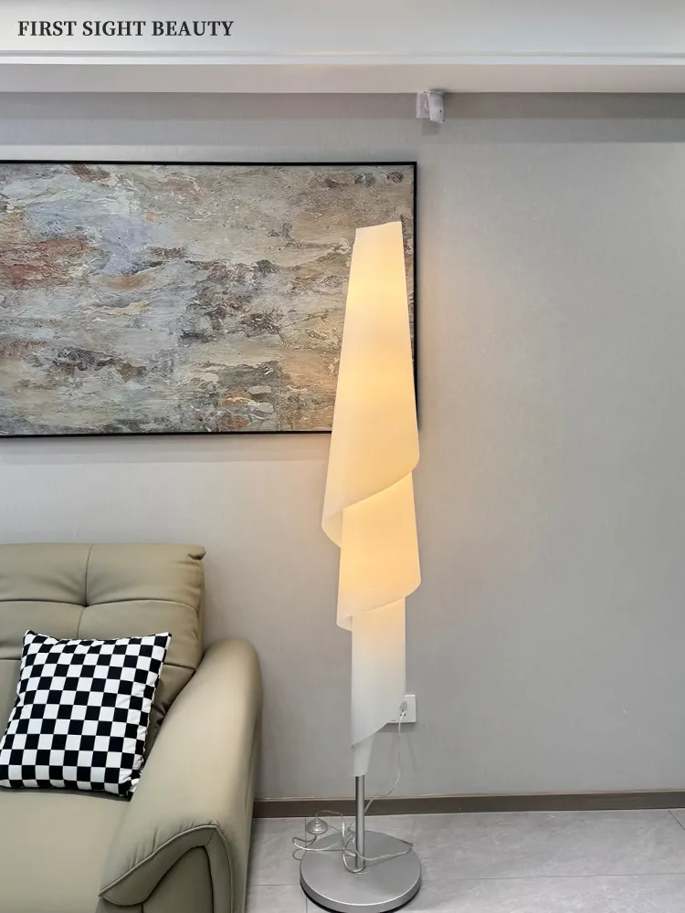 Postmodern Luxury Living Room Floor Lamp Nordic Design Creativity Bedroom Bedside Lamp Sofa Side Stand Light LED Home Decoration