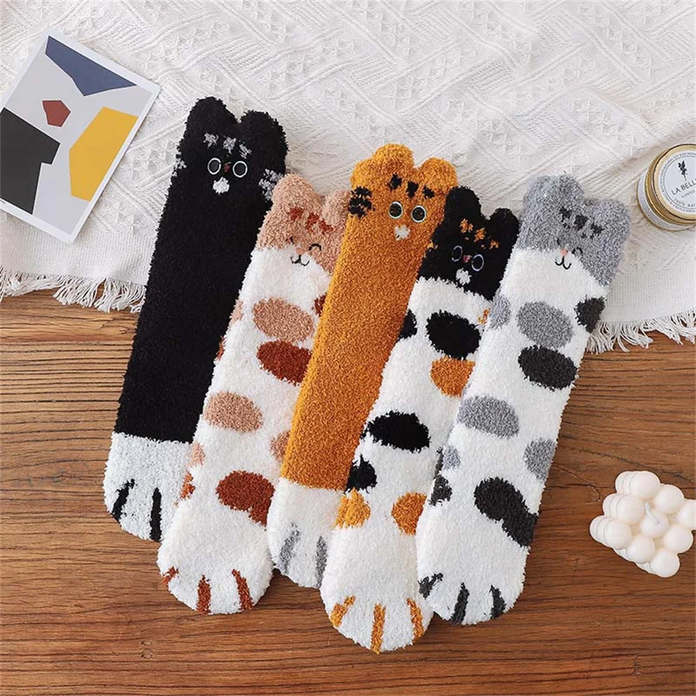 Calcetines de lana de Coral con dibujos animados en 3D para mujer, medias gruesas y cálidas de pata de gato de la suerte, calcetín de suelo para dormir, calcetines largos gruesos Kawaii, Invierno