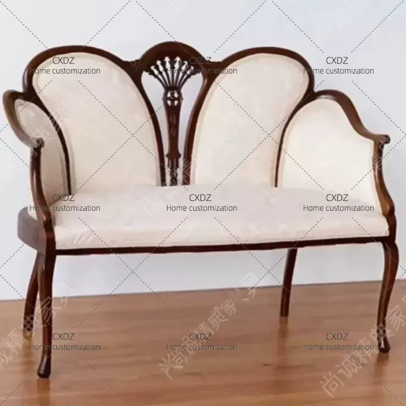 Retro Single Sofa Chair Carved Medieval Style Living Room Small Apartment Balcony Leisure Armchair Comfortable Seating