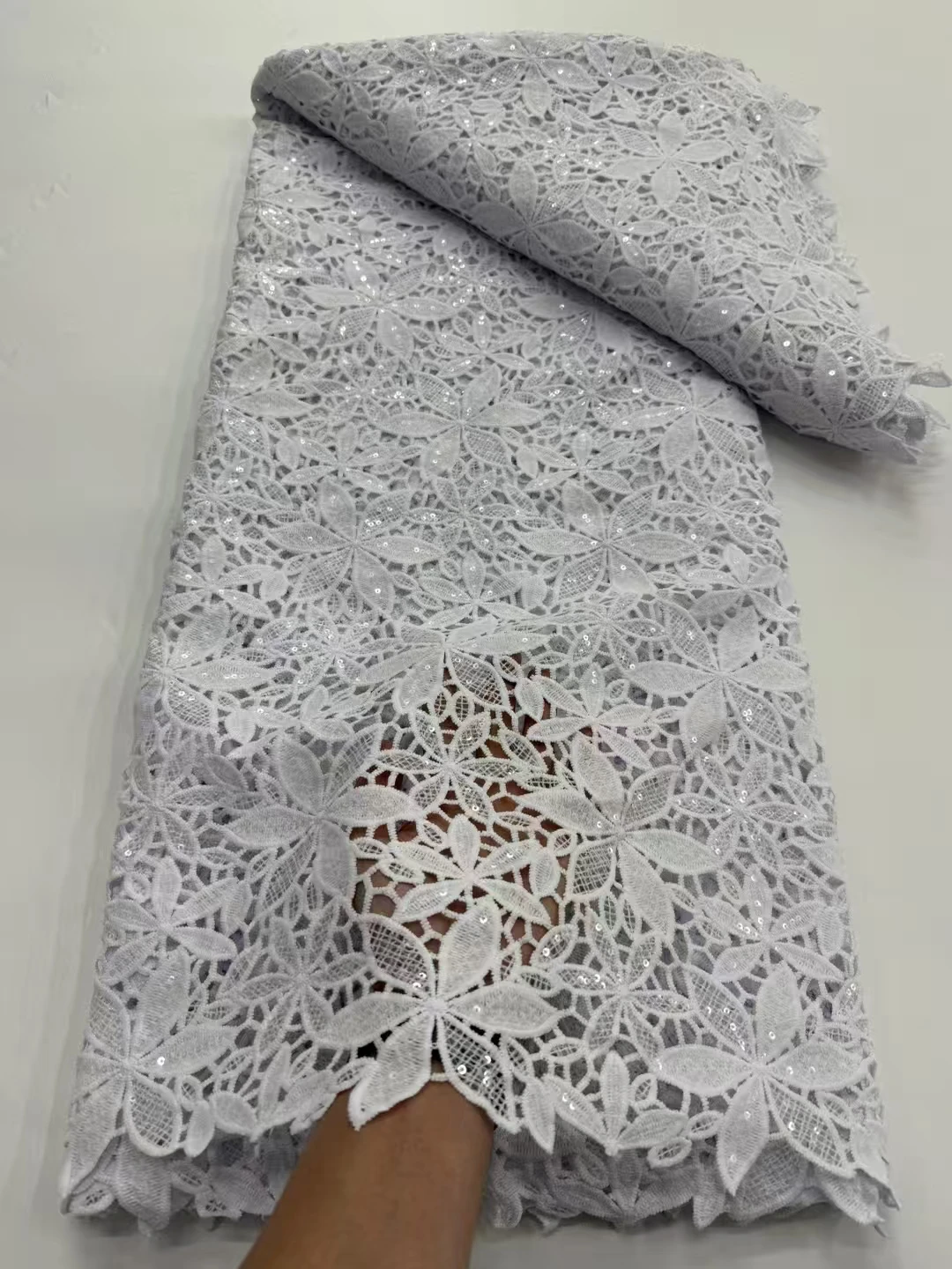 

Модная африканская гипюровая кружевная ткань 2025 года, новейшая водорастворимая кружевная французская высококачественная вышивка, нигерийская кружевная ткань для платья