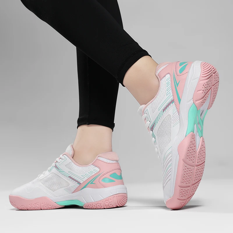 Badminton Shoes Women Lightweight Anti-slip Low-top Outdoor Sports Women Shoes Wear-resistant Comfort Casual Running Shoes Women