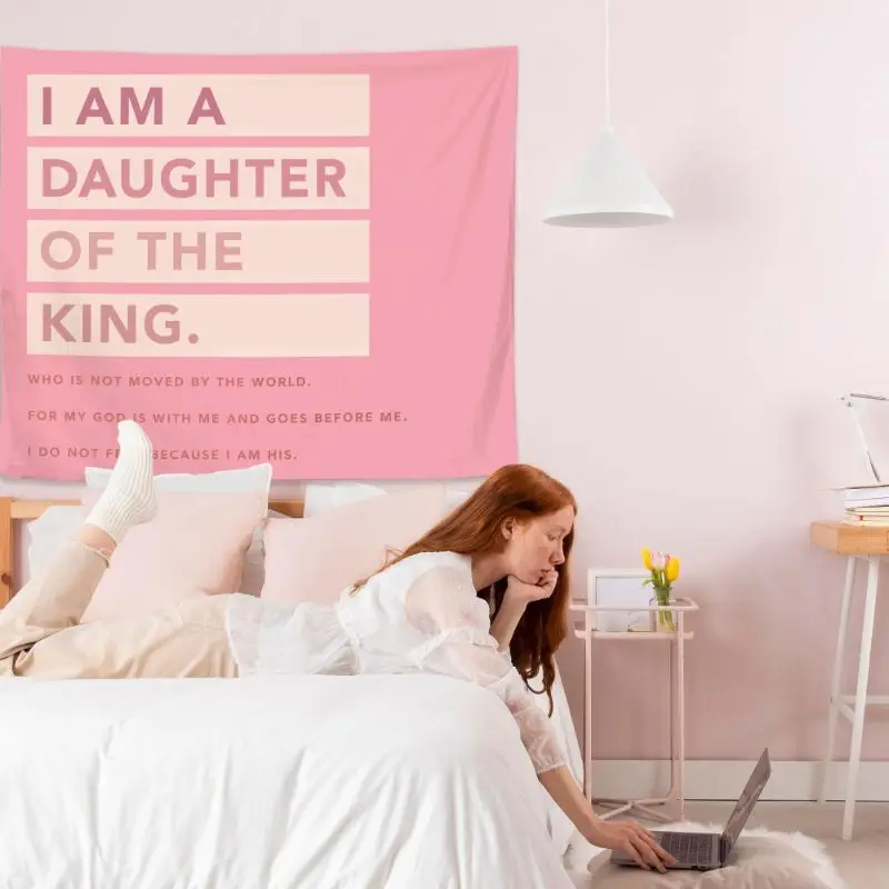 VIKAMA I Am The Queen's Daughter Tapestry, Christian Inspirational Wall Hanging, Pink Aesthetic Wall Decor Bedroom Living Room