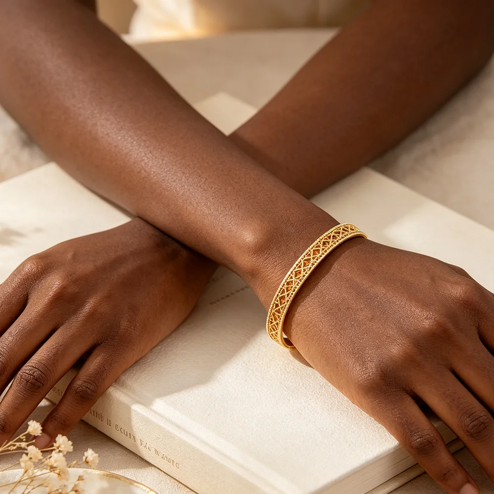 18K vergoldetes, hohles, geometrisches 4-teiliges Schmuckset für Damen, luxuriöse Kreis-Halskette, Armband, Ohrringe, Ring, Hochzeits- und Alltagsschmuck, Geschenk – Detail 3