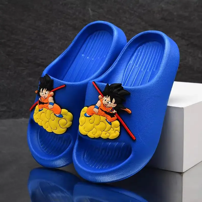 Bandai Dragon Ball Goku süße Persönlichkeit kreatives Anime-Muster leichter weicher Boden rutschfeste verschleißfeste Sandalen und Hausschuhe 3